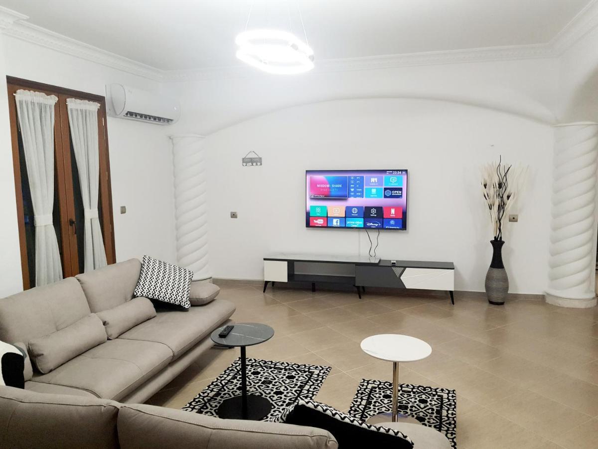 Magnolia Luxury Penthouse Lägenhet Berat Exteriör bild