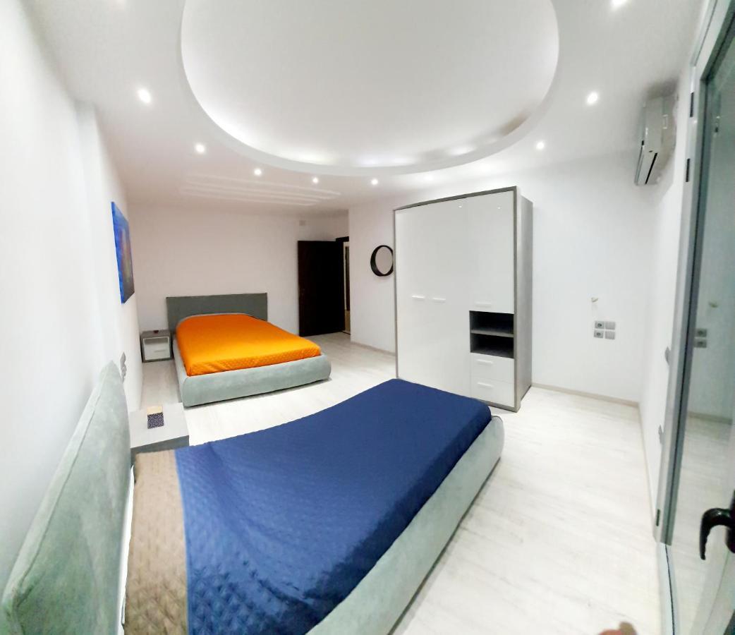 Magnolia Luxury Penthouse Lägenhet Berat Exteriör bild