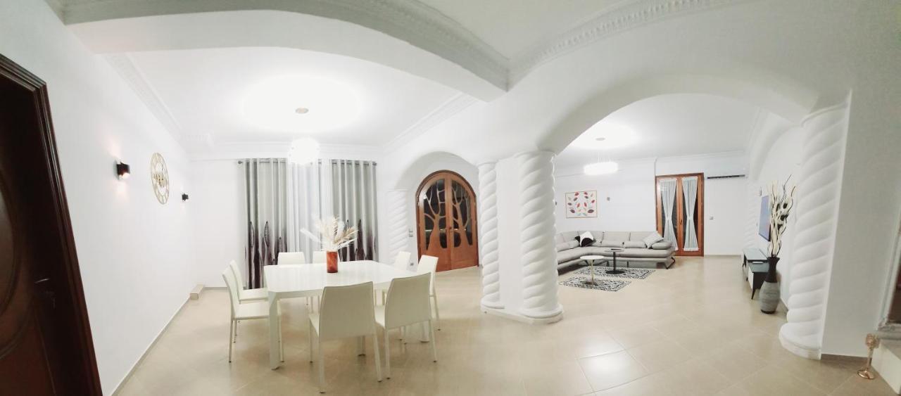 Magnolia Luxury Penthouse Lägenhet Berat Exteriör bild