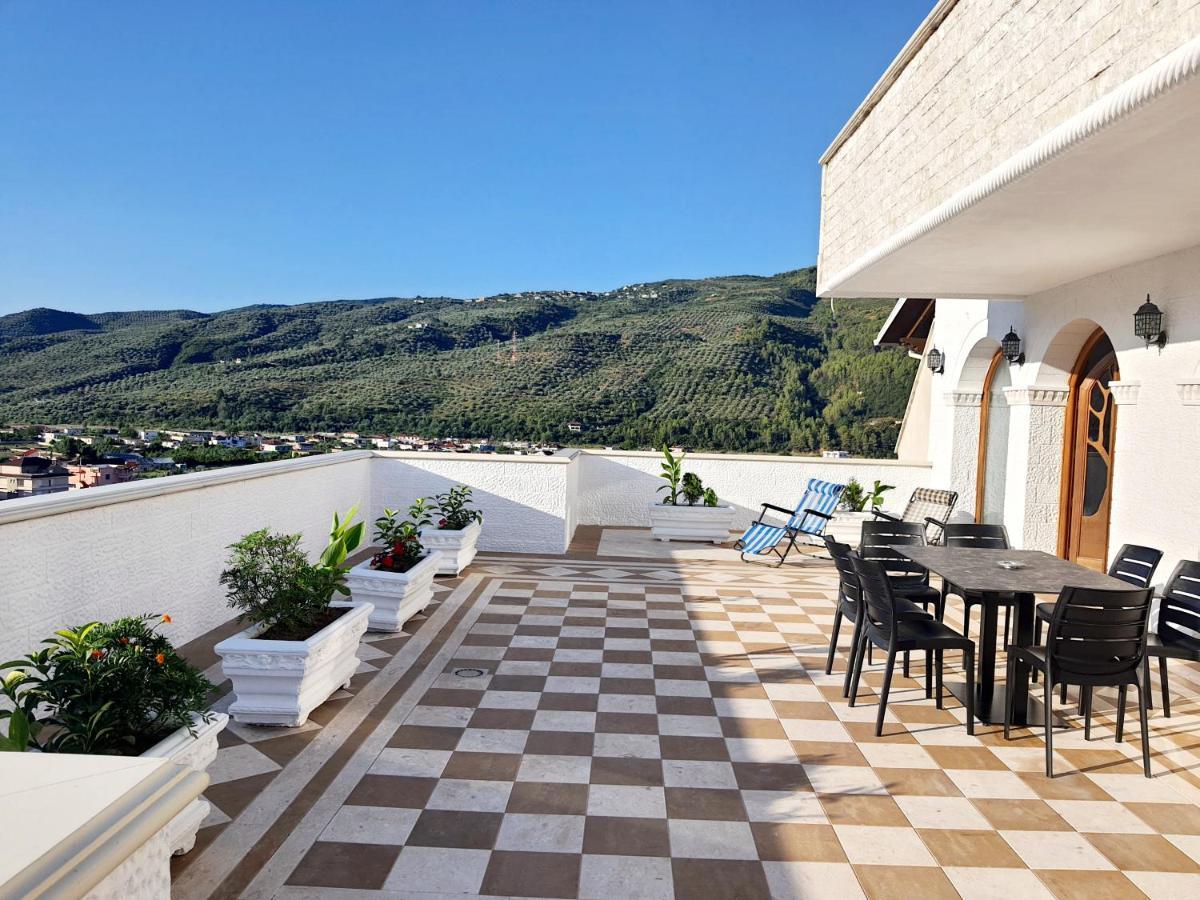 Magnolia Luxury Penthouse Lägenhet Berat Exteriör bild