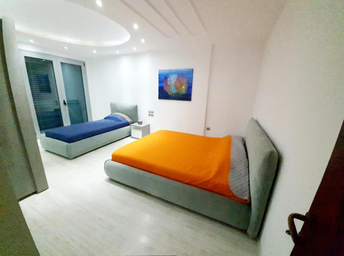 Magnolia Luxury Penthouse Lägenhet Berat Exteriör bild