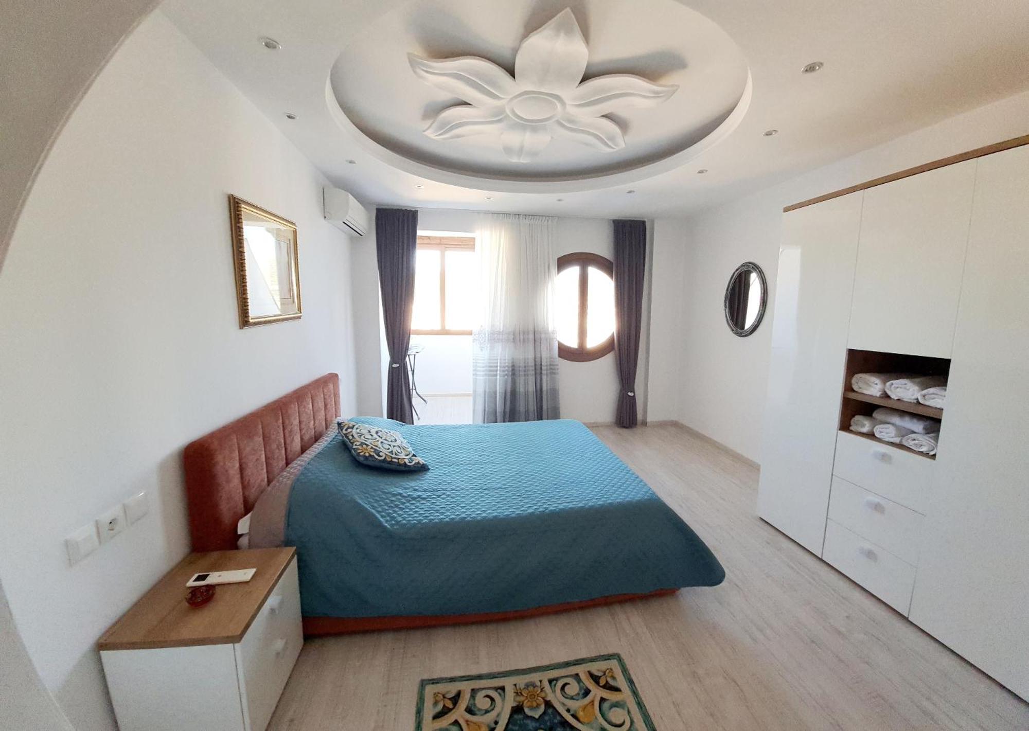 Magnolia Luxury Penthouse Lägenhet Berat Exteriör bild