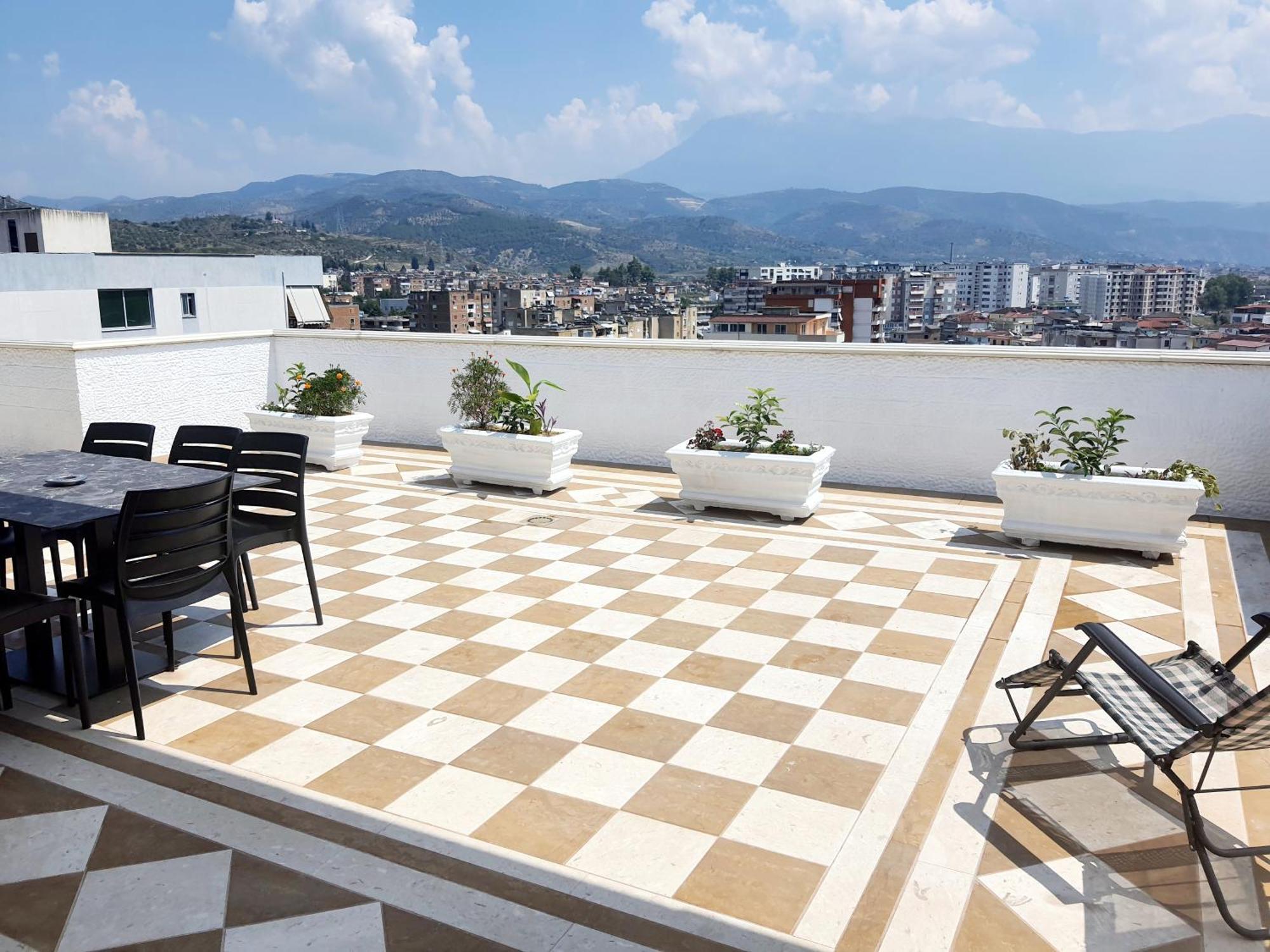 Magnolia Luxury Penthouse Lägenhet Berat Exteriör bild